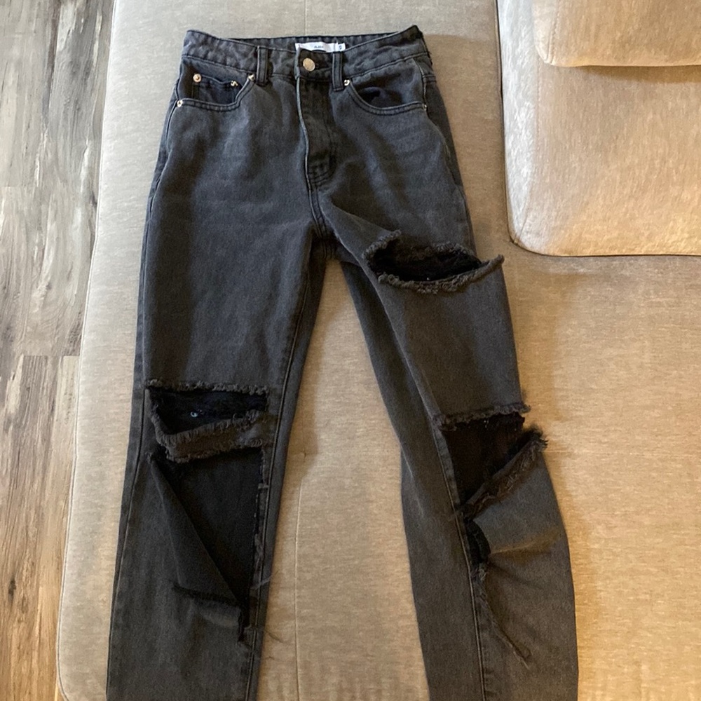 Adika Ripped Jeans